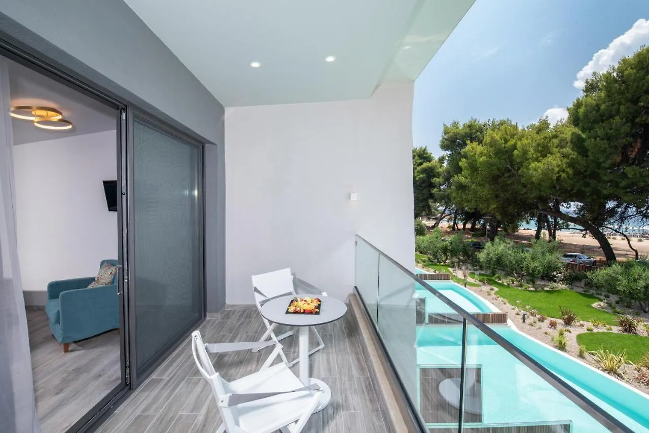 אתר נופש ניקיטי Lagomandra Luxury Suites With Private Pools