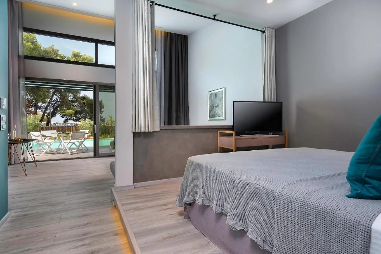 אתר נופש ניקיטי Lagomandra Luxury Suites With Private Pools