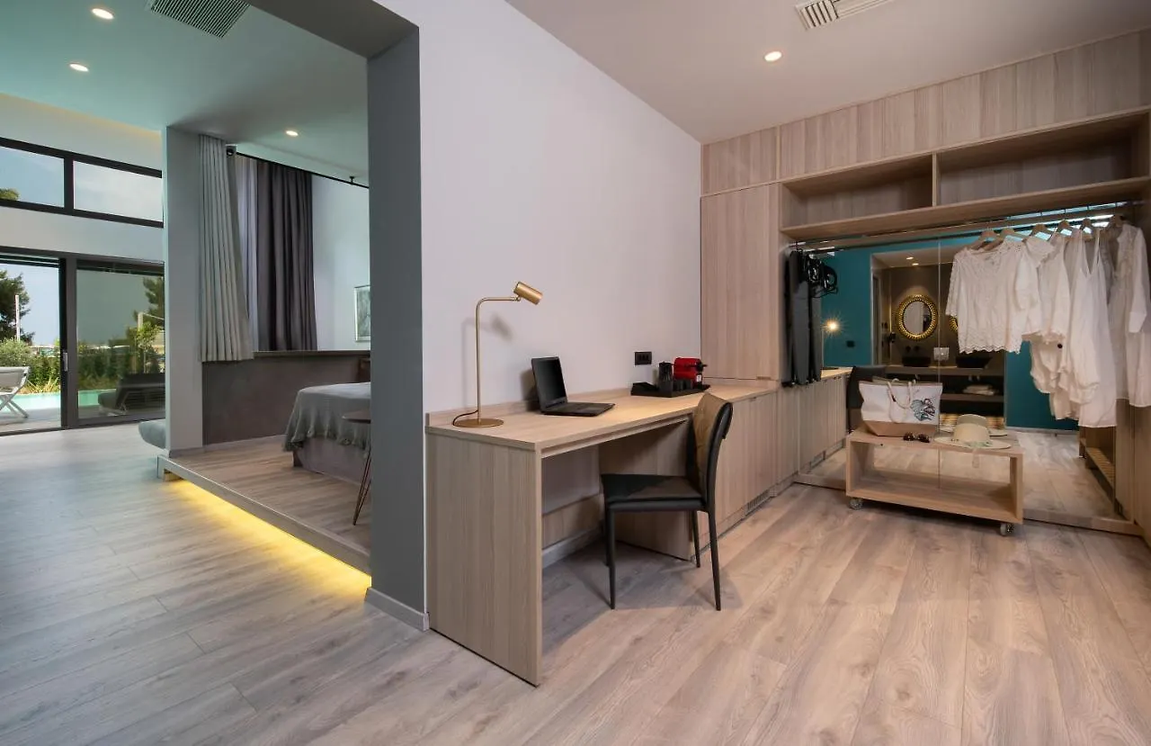 Semesteranläggning (resort) Lagomandra Luxury Suites With Private Pools Nikiti  Grekland