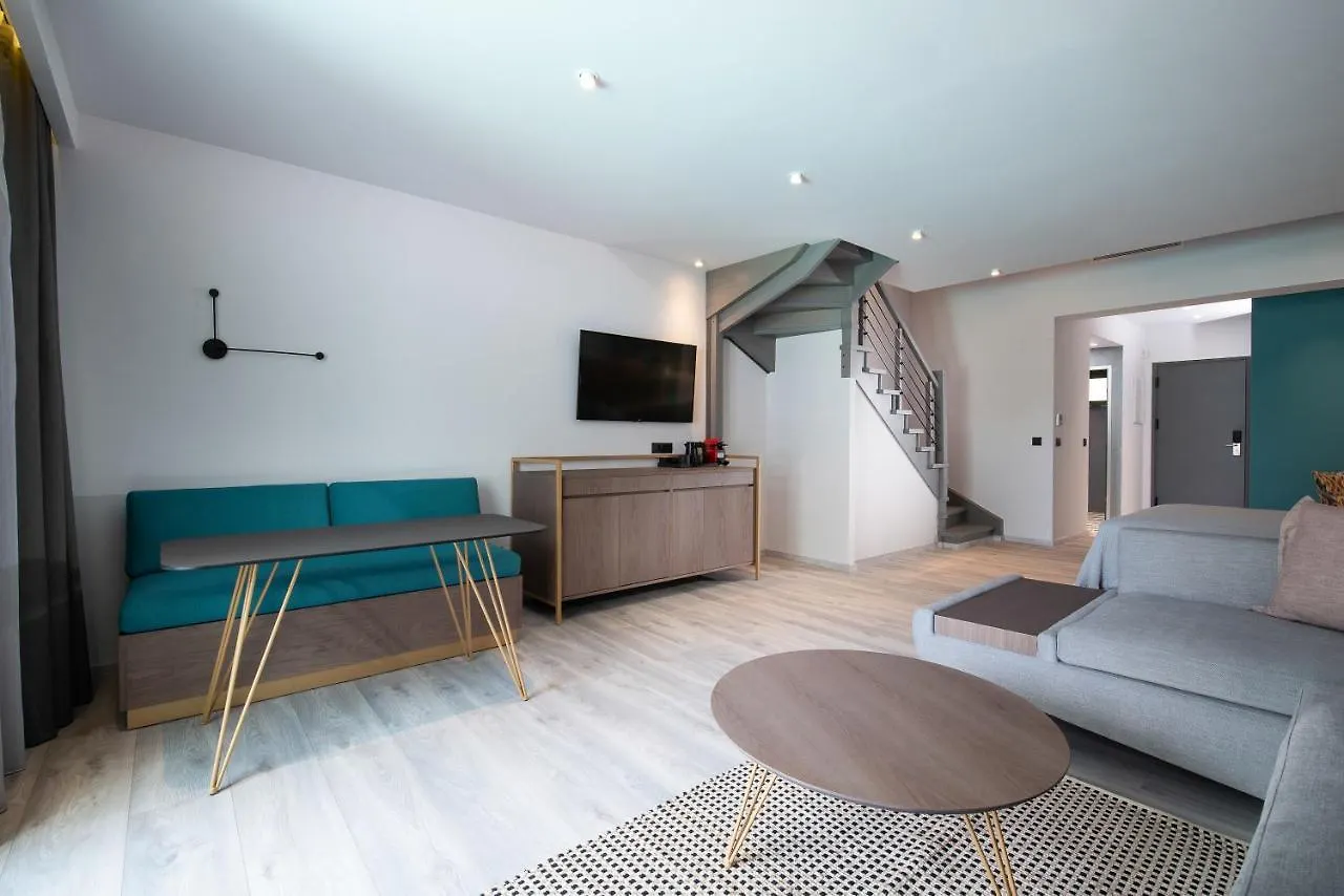 Semesteranläggning (resort) Lagomandra Luxury Suites With Private Pools Nikiti  Grekland