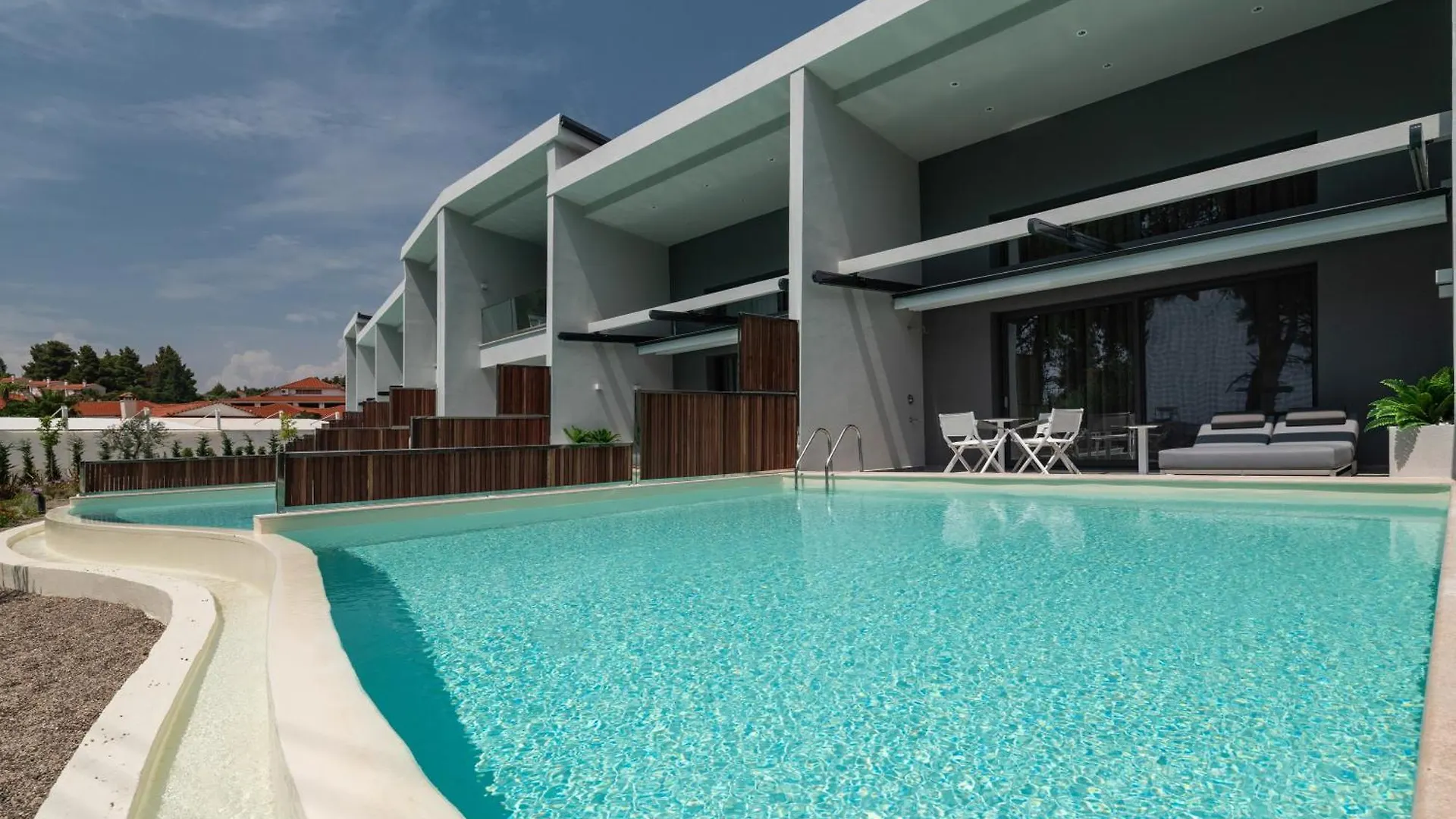 Lagomandra Luxury Suites With Private Pools Nikiti