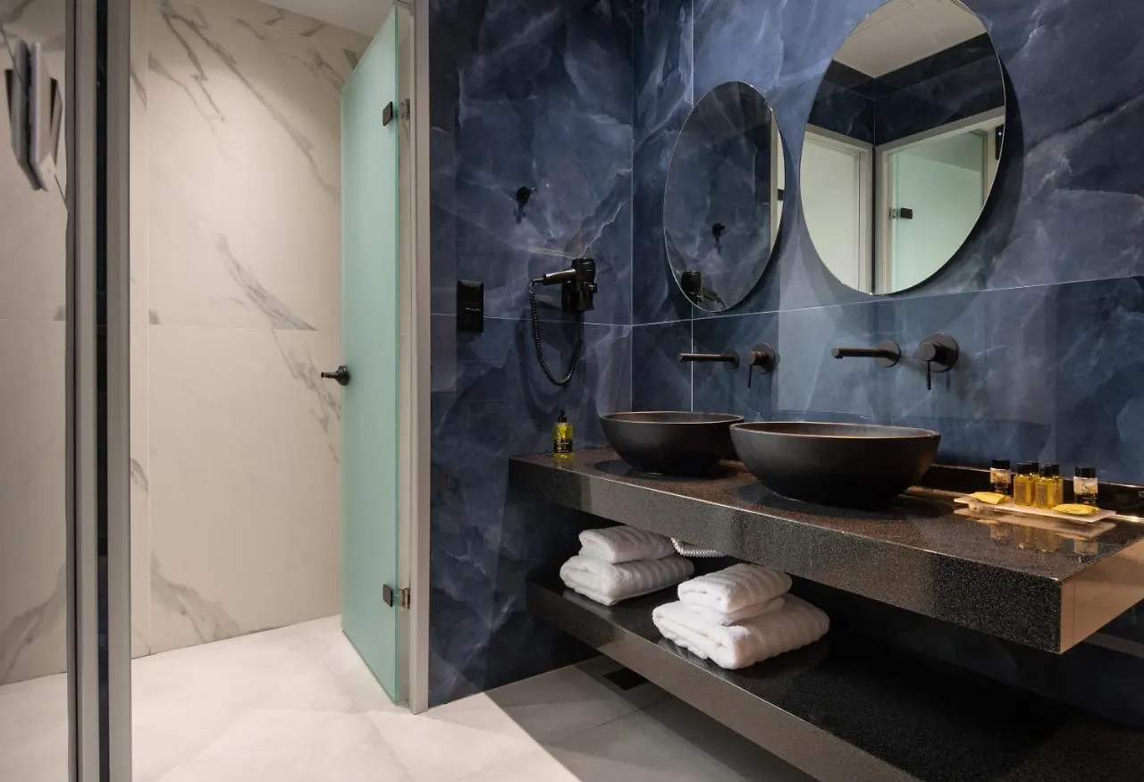 Semesteranläggning (resort) Lagomandra Luxury Suites With Private Pools Nikiti